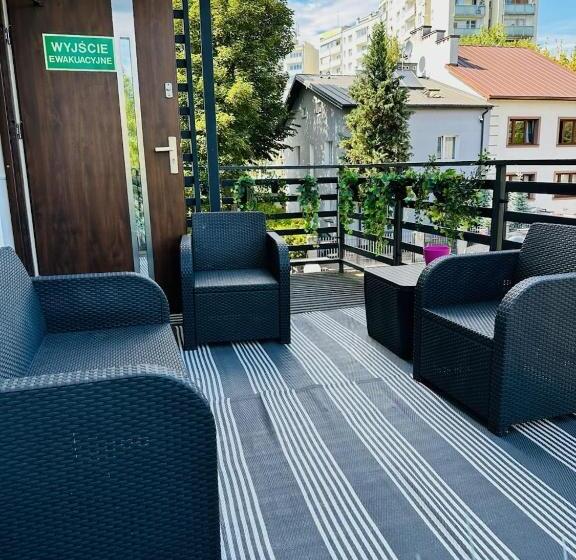 חדר סטנדרט עם מרפסת, Apartamenty Pokoje Willa Bielany