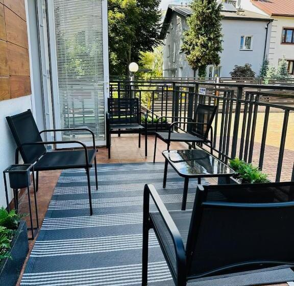 חדר סטנדרט עם מרפסת, Apartamenty Pokoje Willa Bielany