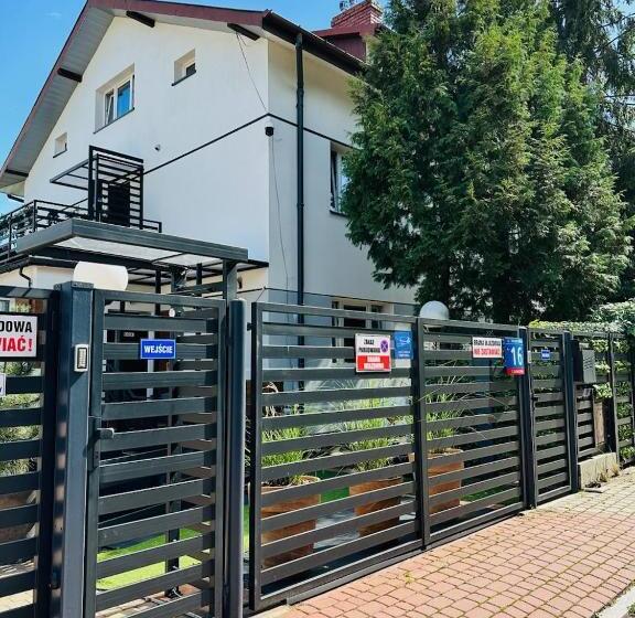 דירת חדר בקומת קרקע, Apartamenty Pokoje Willa Bielany