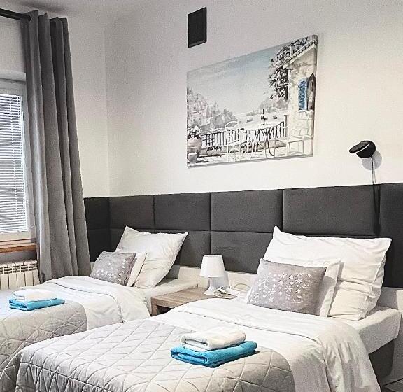 חדר סטנדרט עם מרפסת, Apartamenty Pokoje Willa Bielany