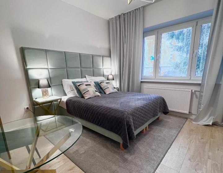 דירת חדר בקומת קרקע, Apartamenty Pokoje Willa Bielany