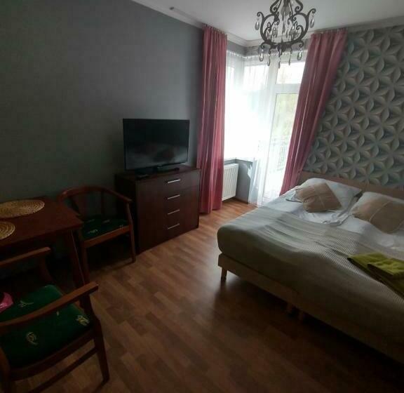 غرفة قياسية مزوَّدة بتراس, Willa Elka