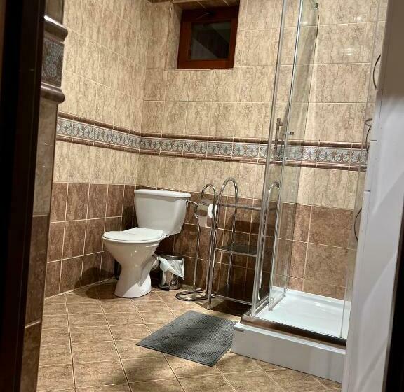 إستديو عائلى, Willa Elka