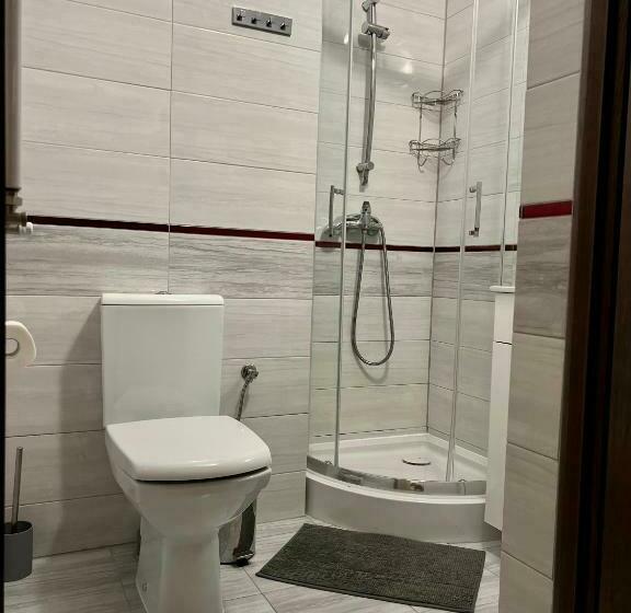 إستديو عائلى, Willa Elka