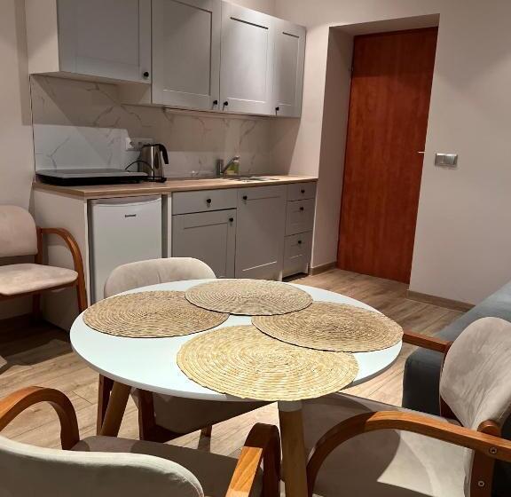 جناح, Willa Elka