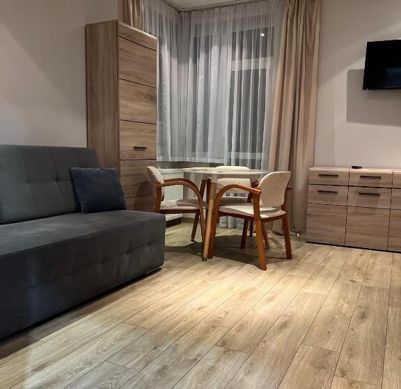 جناح, Willa Elka