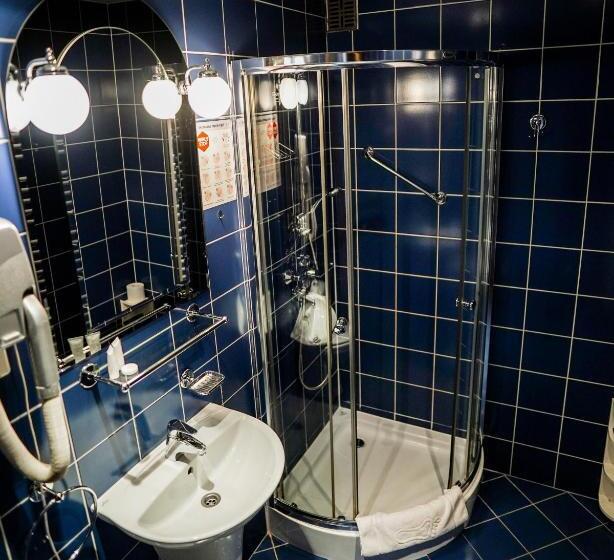 اتاق استاندارد سه نفره, Ośrodek Konferencyjno Wypoczynkowy Parzenica W Zakopanem