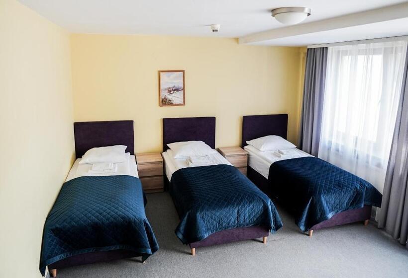 اتاق استاندارد سه نفره, Ośrodek Konferencyjno Wypoczynkowy Parzenica W Zakopanem