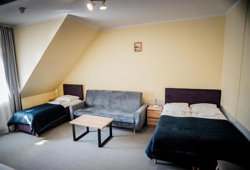 اتاق استاندارد سه نفره, Ośrodek Konferencyjno Wypoczynkowy Parzenica W Zakopanem