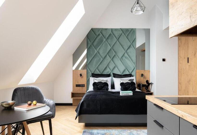 استودیوی استاندارد, Wrota Chałubińskiego