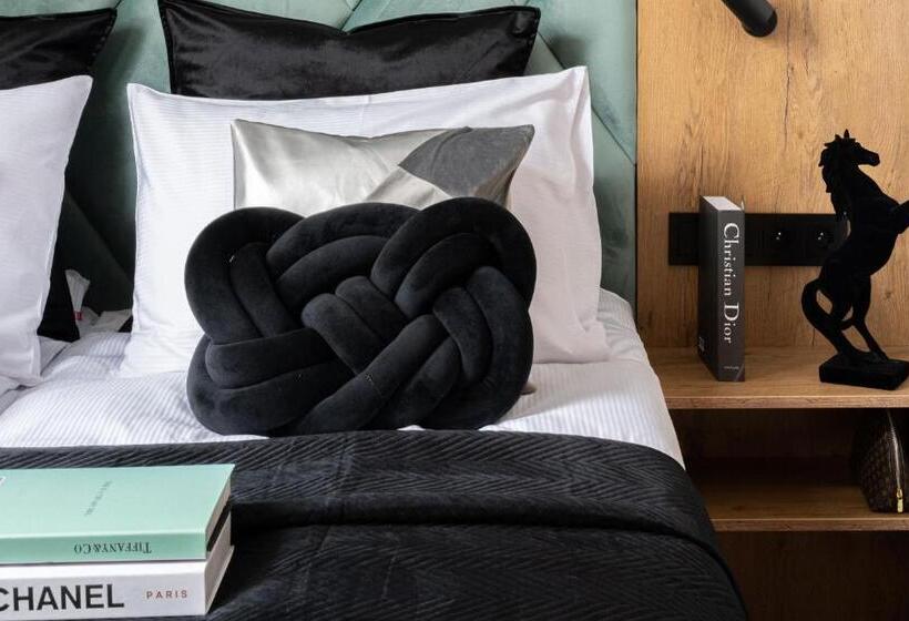 استودیوی استاندارد, Wrota Chałubińskiego