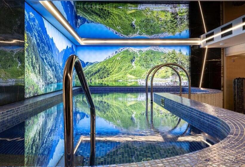 استودیوی سوپریور, Wrota Chałubińskiego