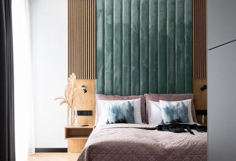 استودیوی سوپریور, Wrota Chałubińskiego