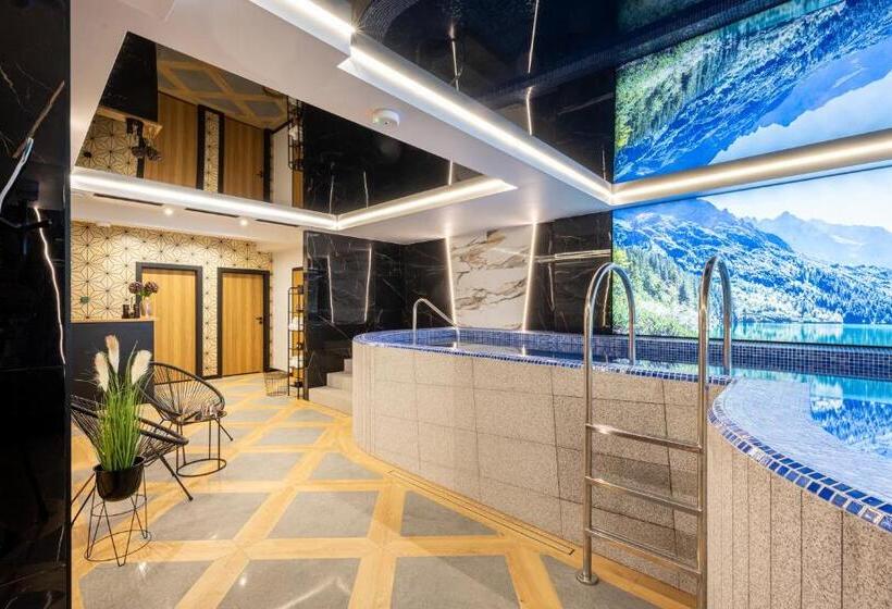 اتاق لوکس, Wrota Chałubińskiego