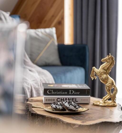 سوییت, Wrota Chałubińskiego