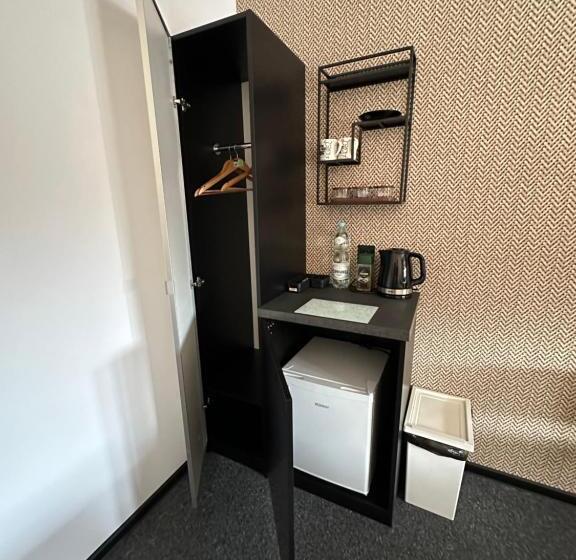 Quarto Estandar Banheiro Compartilhado, Zajazd Irina