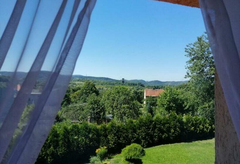 Номер Superior, Zielone Wzgórze