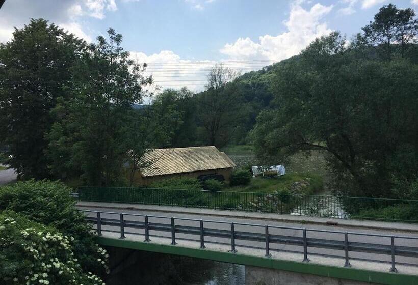 标准间, Jagnienawinie