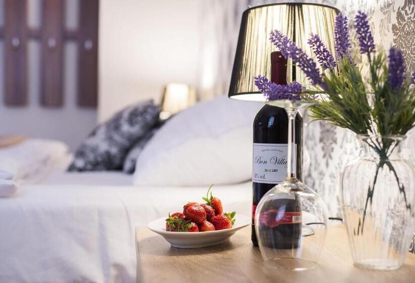 חדר דלוקס, Lawendowy Dworek