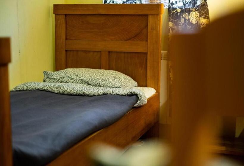 غرفة أساسية, Modryna Ranczo