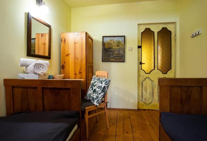 غرفة أساسية, Modryna Ranczo