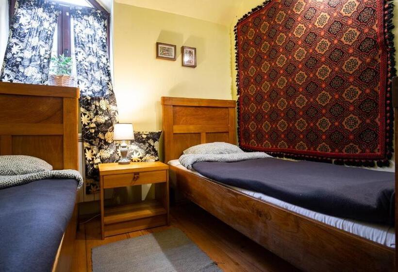 غرفة أساسية, Modryna Ranczo