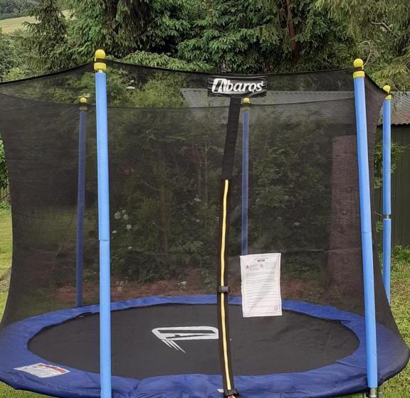 四人标准间, Pod Akacjami