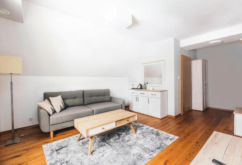 Junior Familjesvit, Stacja Szklarska Poręba Cisza I Komfort