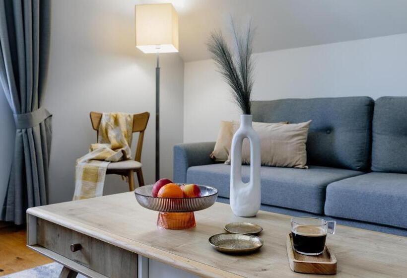 Junior Familjesvit, Stacja Szklarska Poręba Cisza I Komfort