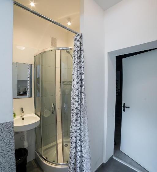 带共用浴室的标准房间, Strzelec Noclegi