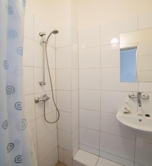 基本间, Strzelec Noclegi