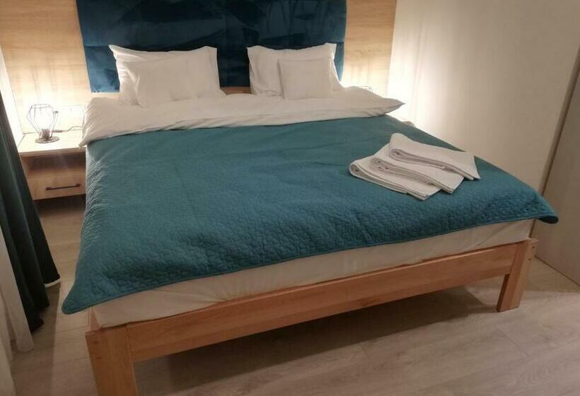 バルコニー付きスタンダードルーム, U źródeł