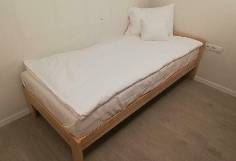 バルコニー付きスタンダードルーム, U źródeł