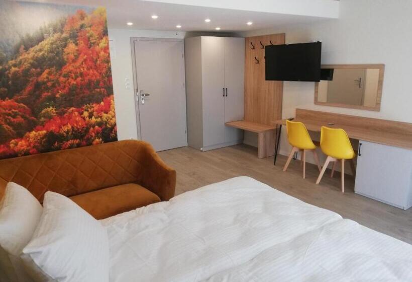 バルコニー付きスタンダードルーム, U źródeł