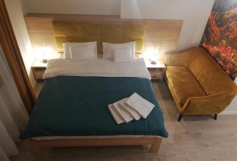 バルコニー付きスタンダードルーム, U źródeł