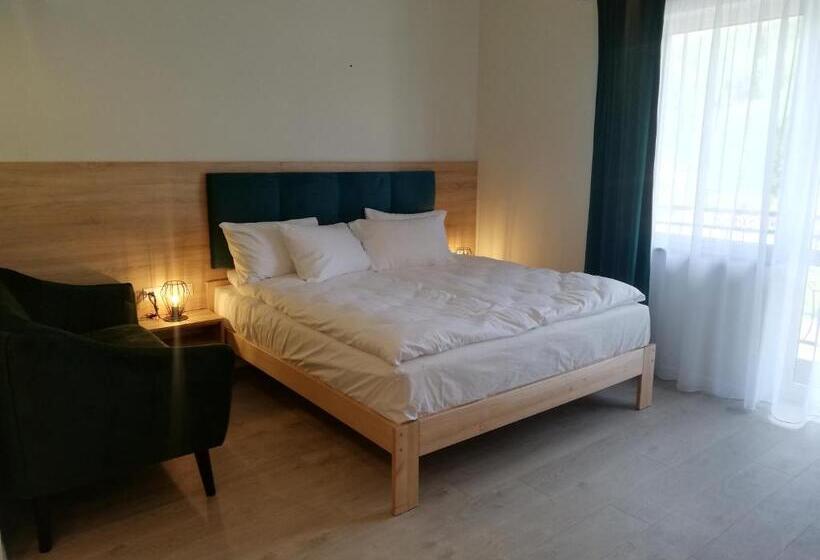 スタンダードルーム, U źródeł