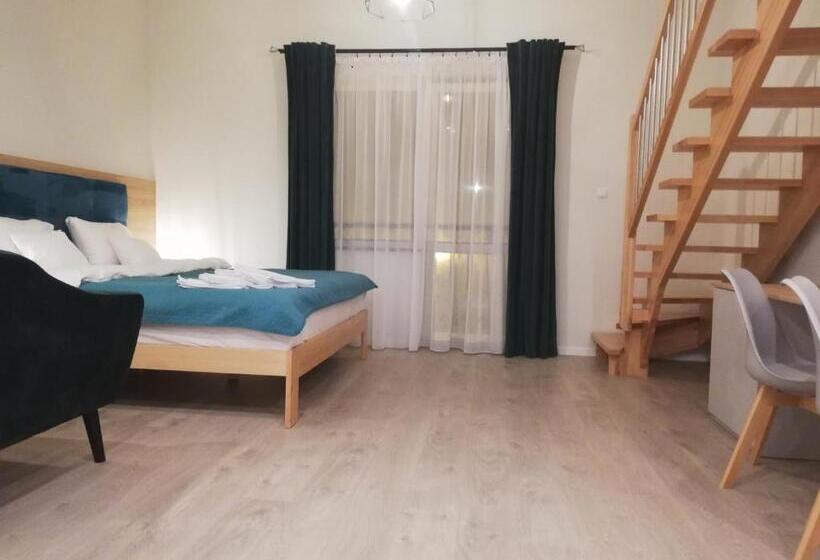 Pokój Standard, U źródeł