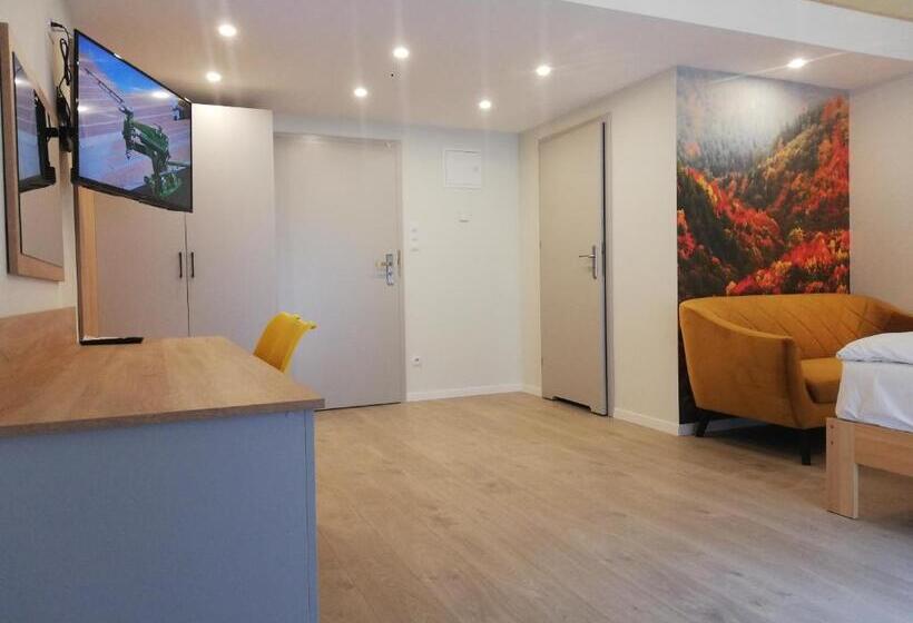 Pokój Standard z Balkonem, U źródeł