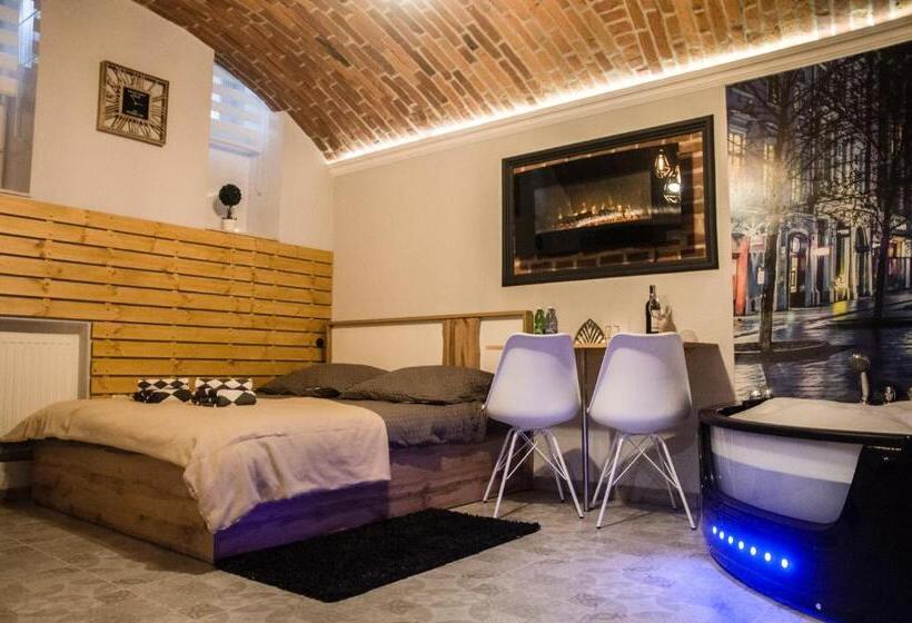 Люкс Повышенной Комфортности, Underground Jacuzzi Rooms