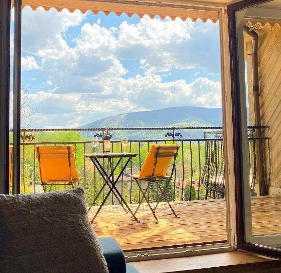 سوییت با چشمانداز کوه, Beskidzkie Tarasy