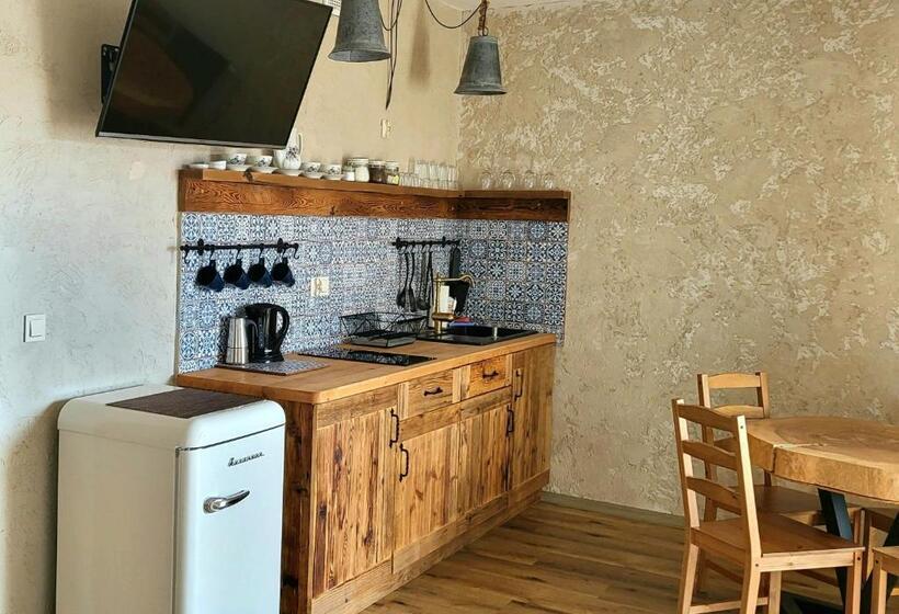 سوییت با چشمانداز کوه, Beskidzkie Tarasy