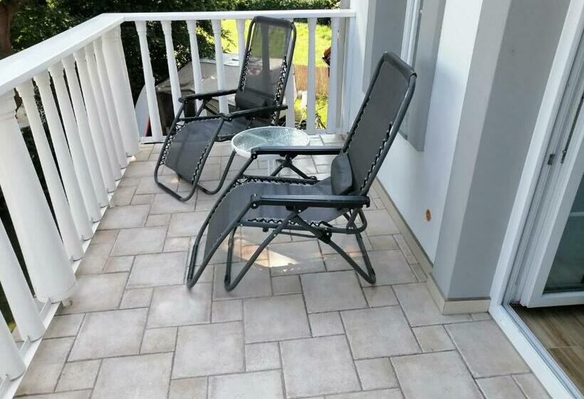 آپارتمان 1 خوابه با تراس, Dworek Nadmorski