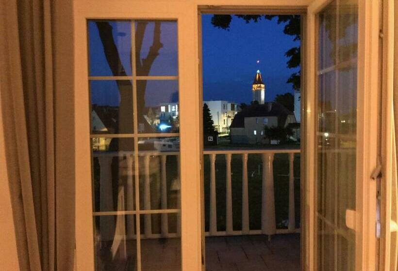 آپارتمان 1 خوابه با تراس, Dworek Nadmorski