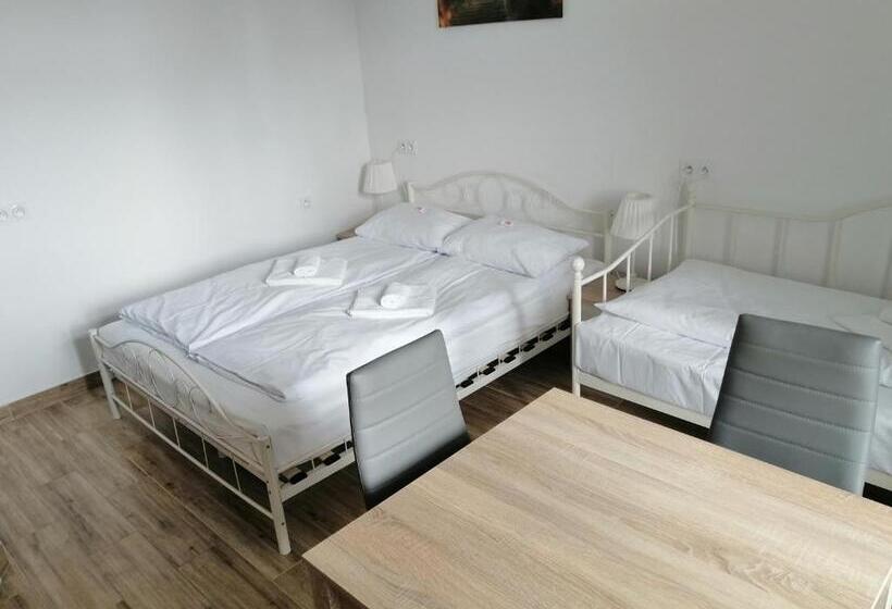 اتاق خانوادگی, Dworek Nadmorski