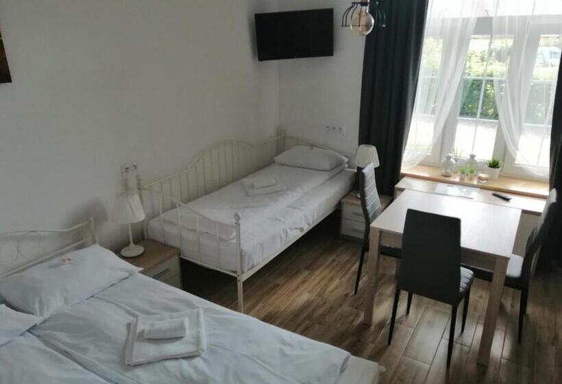 اتاق خانوادگی, Dworek Nadmorski