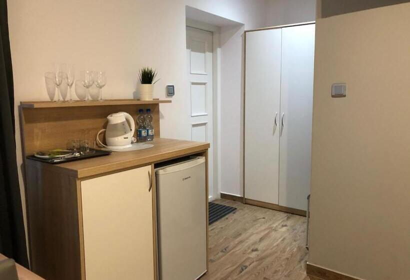 اتاق استاندارد با بالکن, Dworek Nadmorski