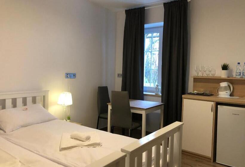 اتاق استاندارد با بالکن, Dworek Nadmorski