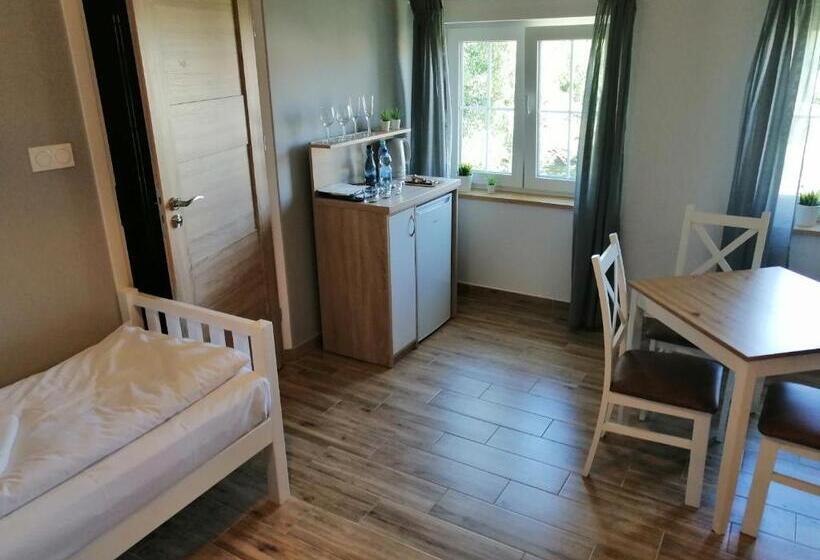 اتاق استاندارد سه نفره, Dworek Nadmorski