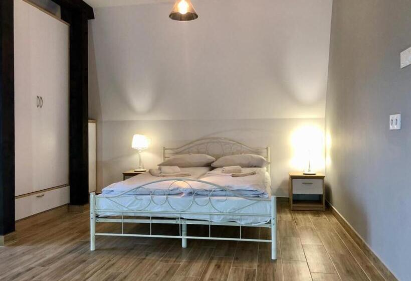 اتاق استاندارد سه نفره, Dworek Nadmorski