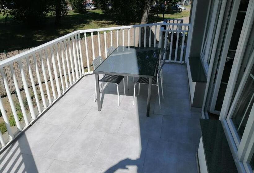 آپارتمان 1 خوابه با تراس, Dworek Nadmorski